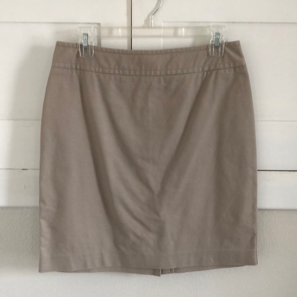 Beige stretch skirt